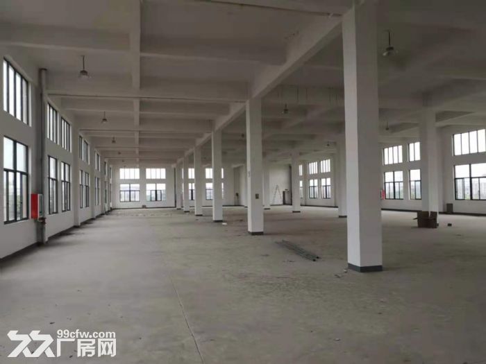 出租浦阳1100方单层，层高8米，可以装行车，有院子，230元/年